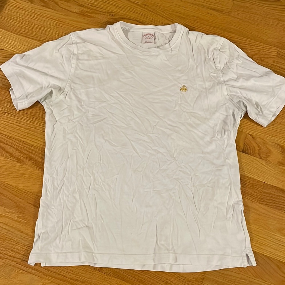 Brooks Brothers mens t shirt, size L